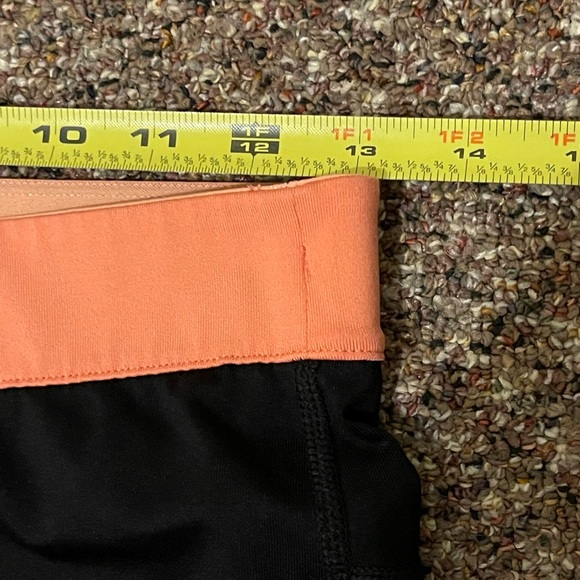 Women's Nike Compression Capri Leggings SIZE MED Dri Fit Run Fast Live Fearless. - Picture 7 of 12